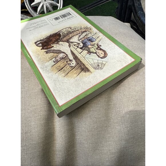 Charlotte's Web: Full Color Edition A Newbery Honor Award Winner, E. B. White - Picture 4 of 7